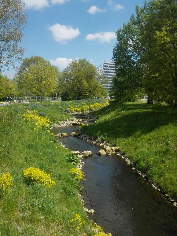 Ruhiges Apt. Direkt Am Naherholungsgebiet Mit Seeblick, Zentrum 5min, Messe 18min Nürnberg