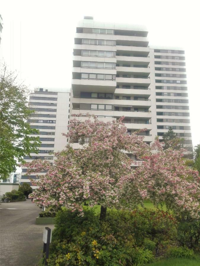 Ruhiges Apt. Direkt Am Naherholungsgebiet Mit Seeblick, Zentrum 5min, Messe 18min Apartment Nürnberg