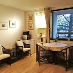 Ruhiges Apt. direkt am Naherholungsgebiet mit Seeblick, Zentrum 5min, Messe 18min